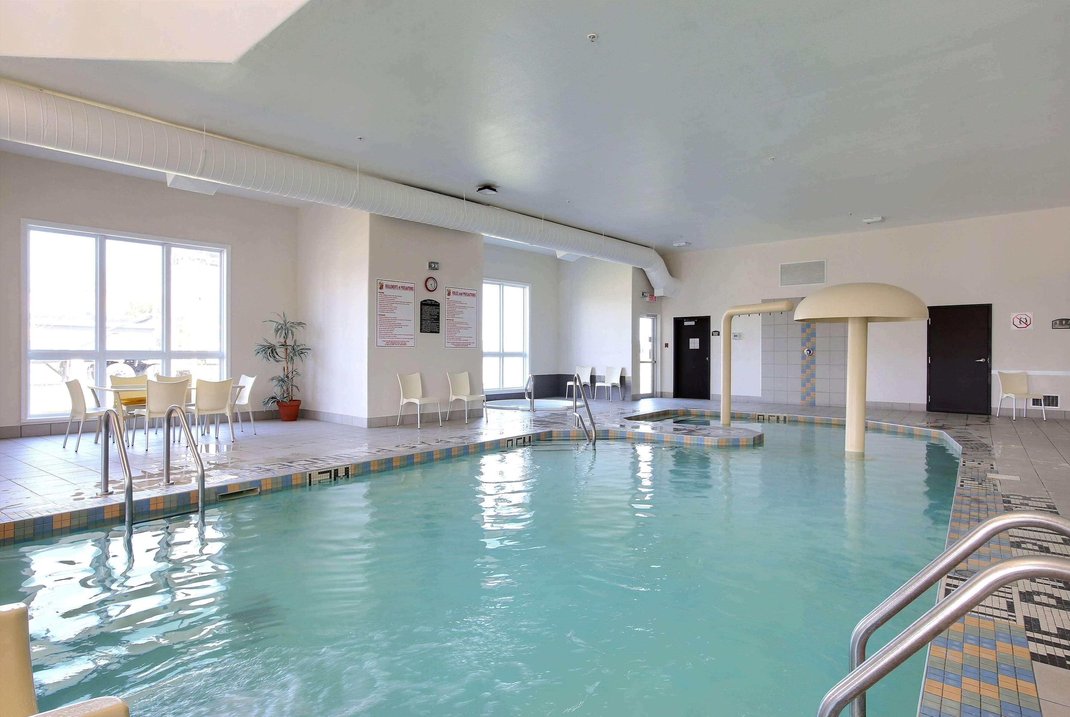 מלון Super 8 By Wyndham Trois-Rivières מראה חיצוני תמונה