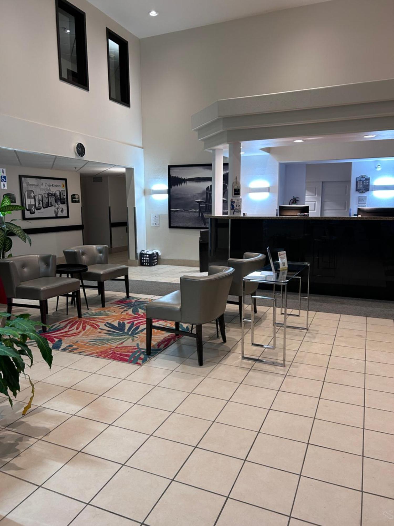 מלון Super 8 By Wyndham Trois-Rivières מראה חיצוני תמונה