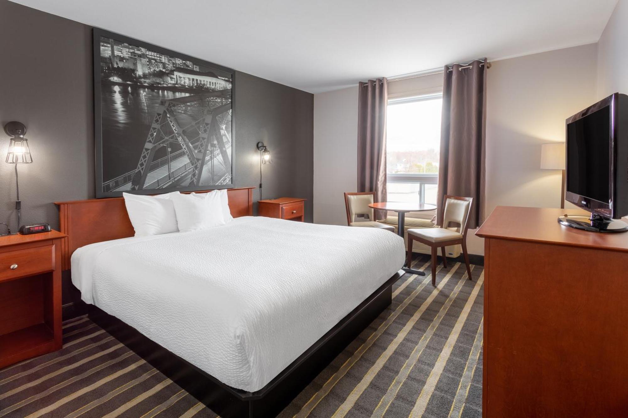 מלון Super 8 By Wyndham Trois-Rivières מראה חיצוני תמונה