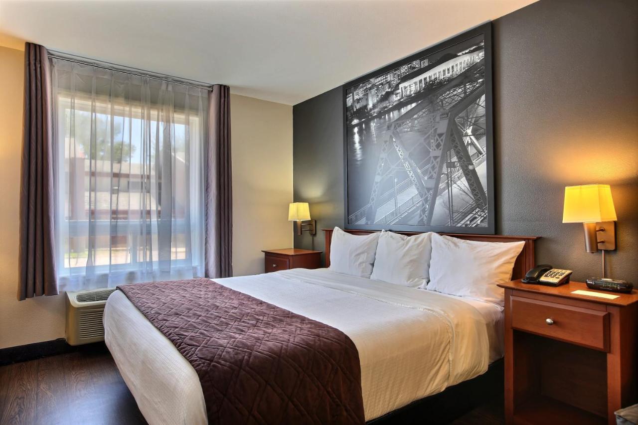 מלון Super 8 By Wyndham Trois-Rivières מראה חיצוני תמונה